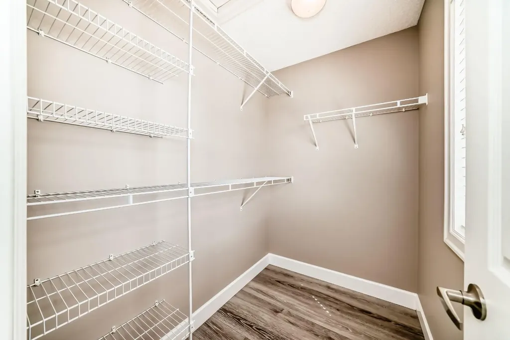 553 Windstone Common SW Airdrie AB T4B 3T3