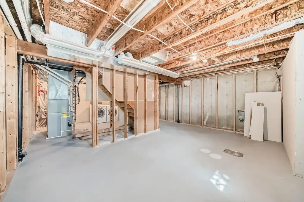 553 Windstone Common SW Airdrie AB T4B 3T3