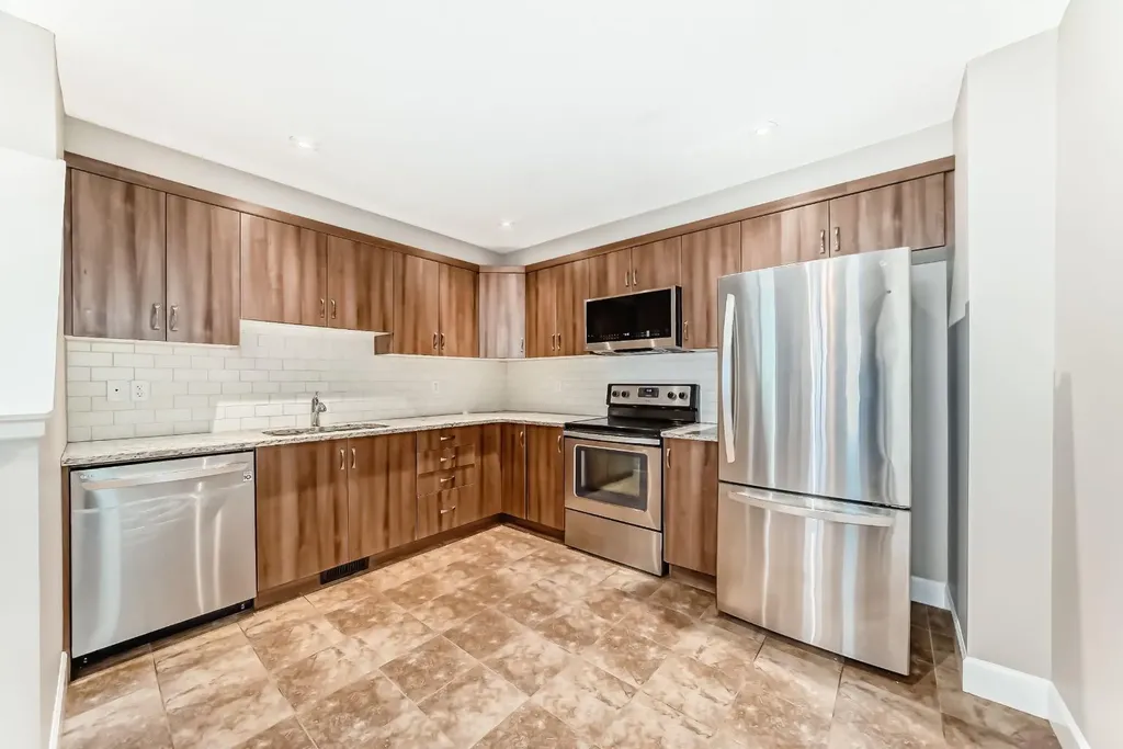 553 Windstone Common SW Airdrie AB T4B 3T3