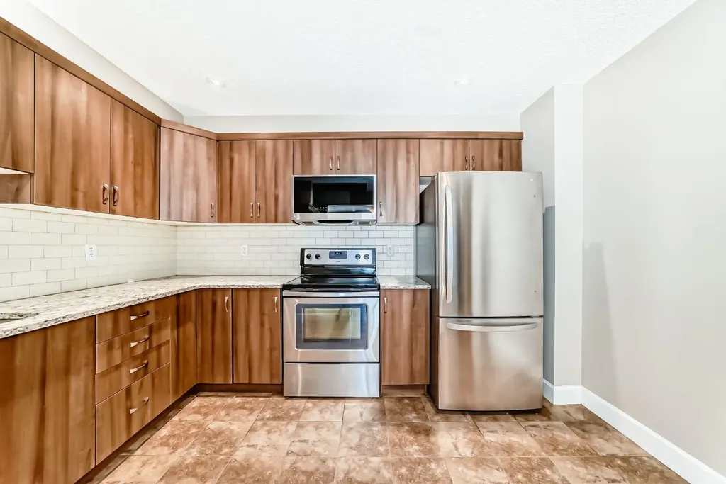 553 Windstone Common SW Airdrie AB T4B 3T3