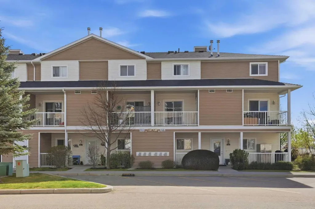 140 Sunrise Terrace NE High River AB T1V0C2