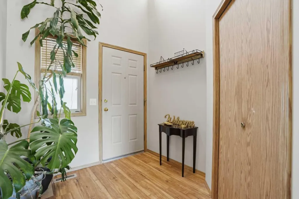 11 Somerglen Place SW Calgary AB T2Y 3L5
