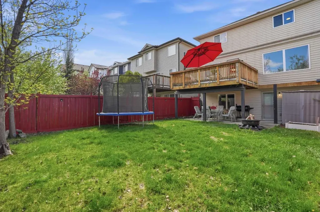 11 Somerglen Place SW Calgary AB T2Y 3L5