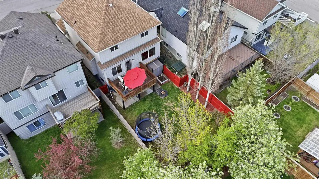 11 Somerglen Place SW Calgary AB T2Y 3L5