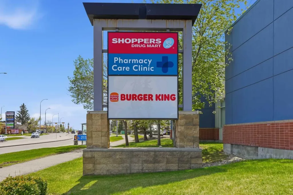 11 Somerglen Place SW Calgary AB T2Y 3L5