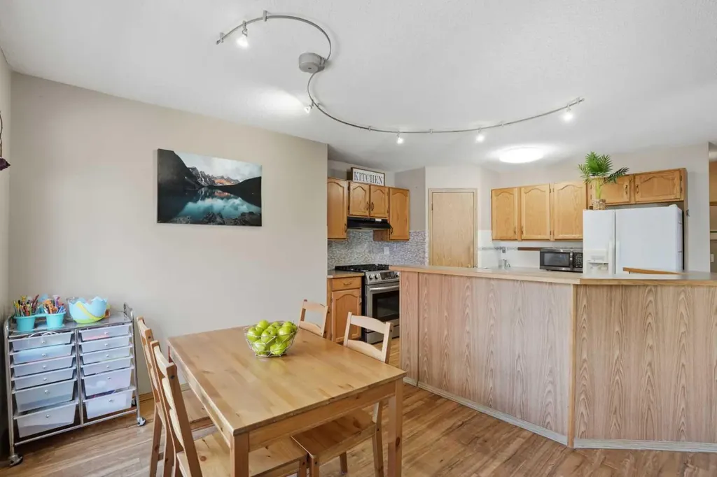 11 Somerglen Place SW Calgary AB T2Y 3L5