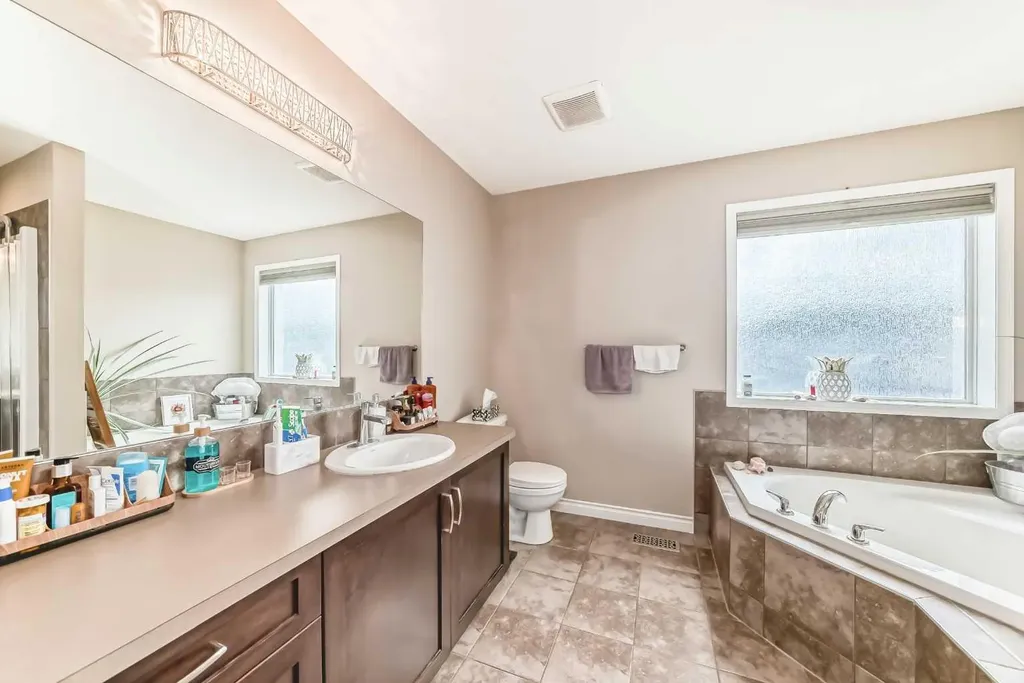 485 Cimarron Boulevard Okotoks AB T1S 0J6