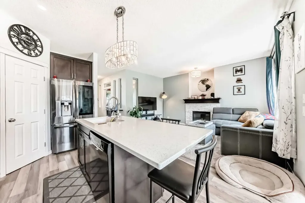 485 Cimarron Boulevard Okotoks AB T1S 0J6