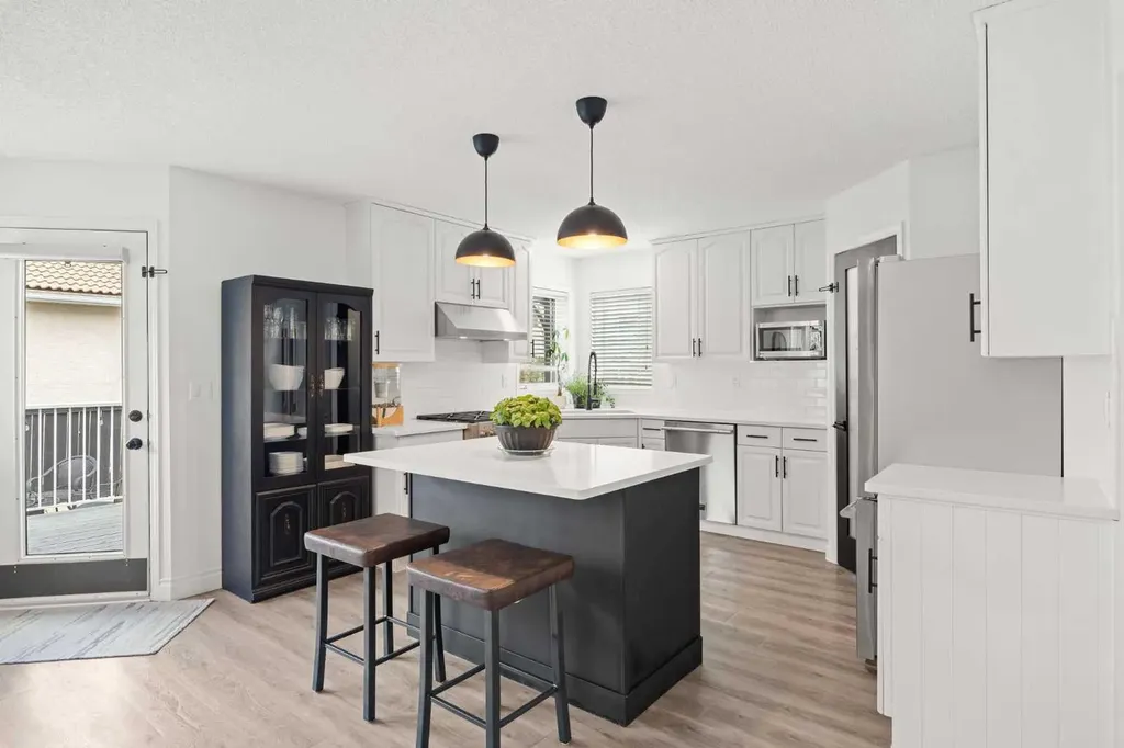 116 Cove Road Chestermere AB T1X 1E4