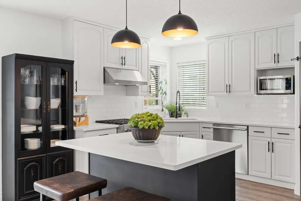 116 Cove Road Chestermere AB T1X 1E4
