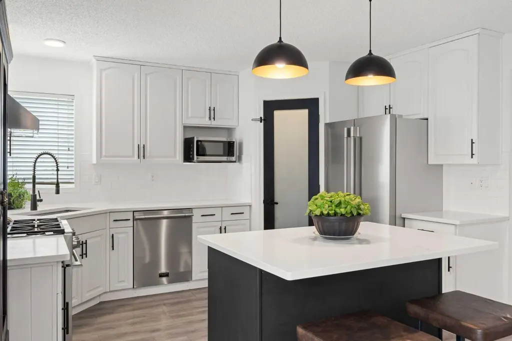 116 Cove Road Chestermere AB T1X 1E4