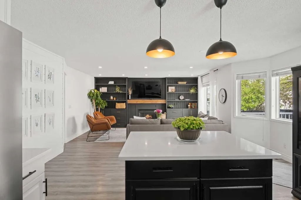 116 Cove Road Chestermere AB T1X 1E4