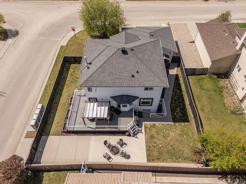 116 Cove Road Chestermere AB T1X 1E4