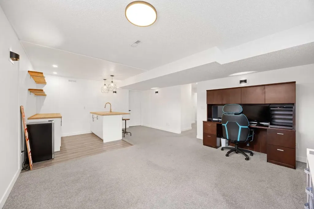 116 Cove Road Chestermere AB T1X 1E4