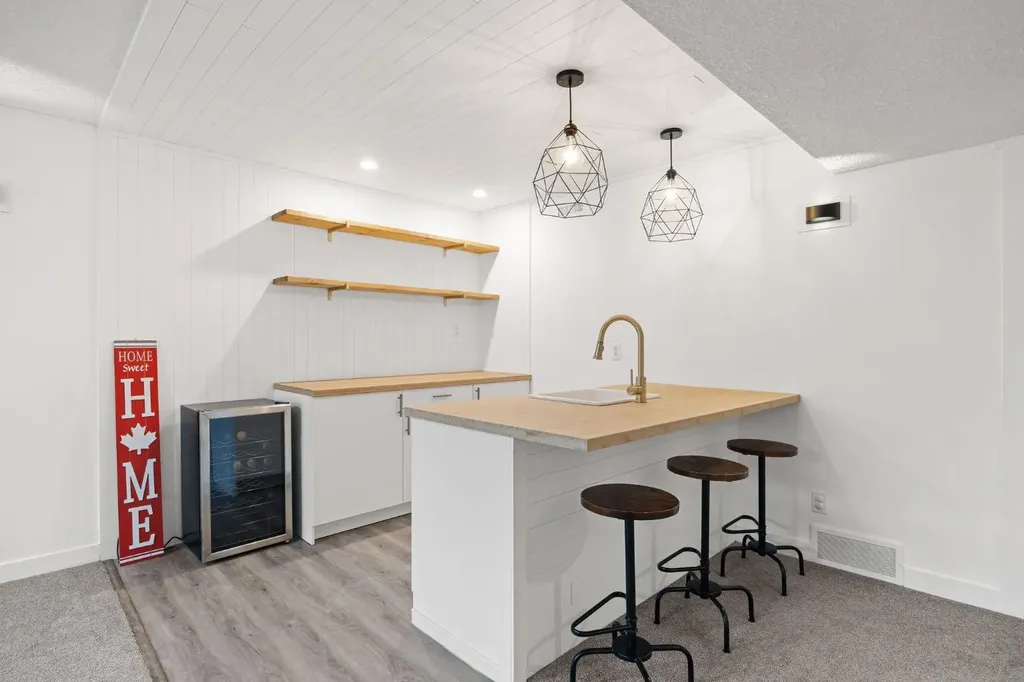 116 Cove Road Chestermere AB T1X 1E4