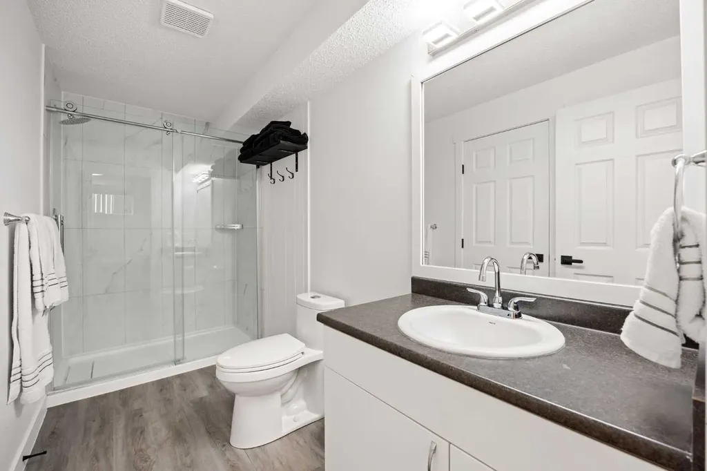 116 Cove Road Chestermere AB T1X 1E4