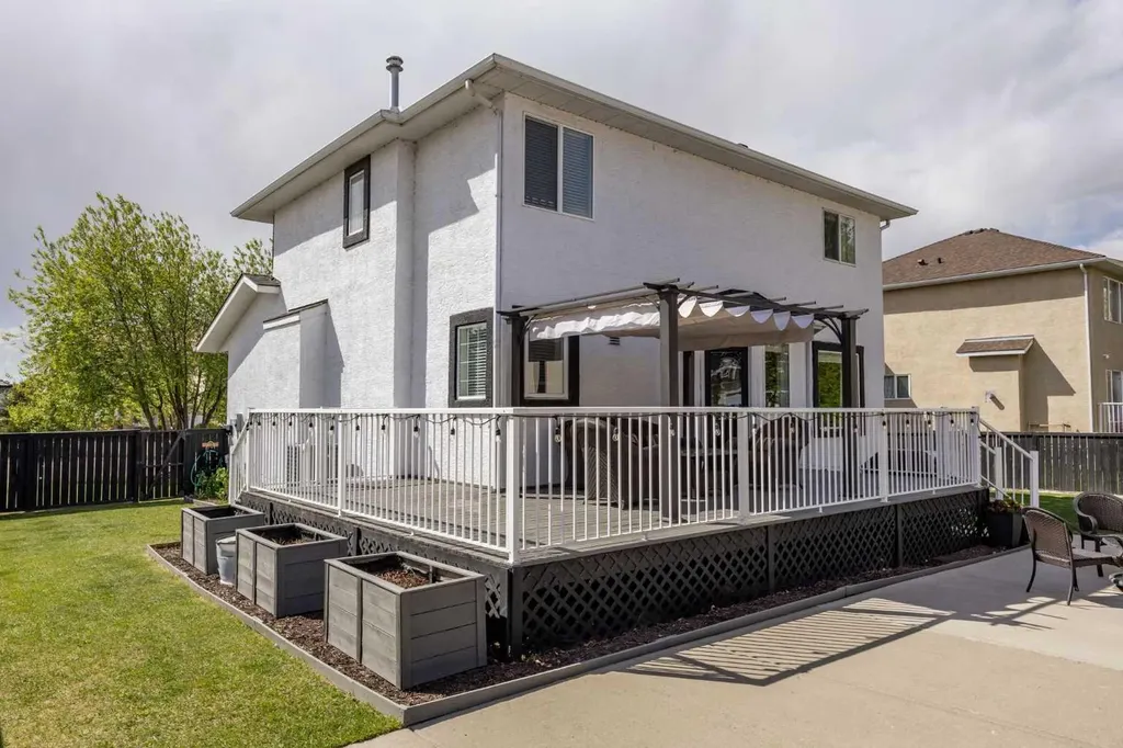 116 Cove Road Chestermere AB T1X 1E4