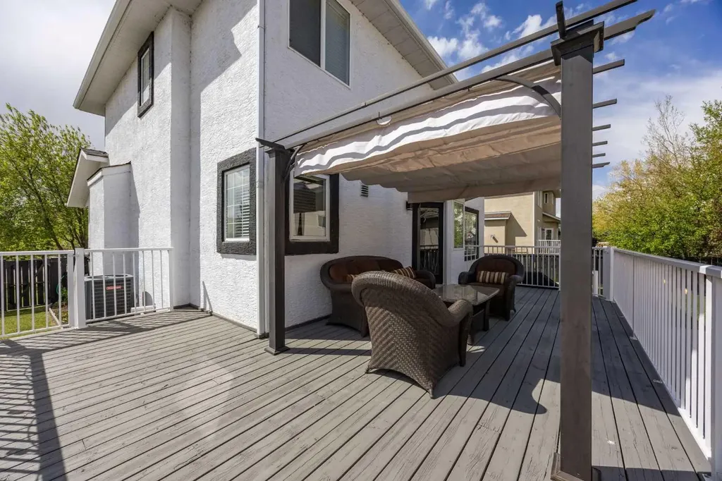 116 Cove Road Chestermere AB T1X 1E4
