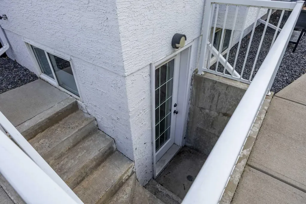 116 Cove Road Chestermere AB T1X 1E4