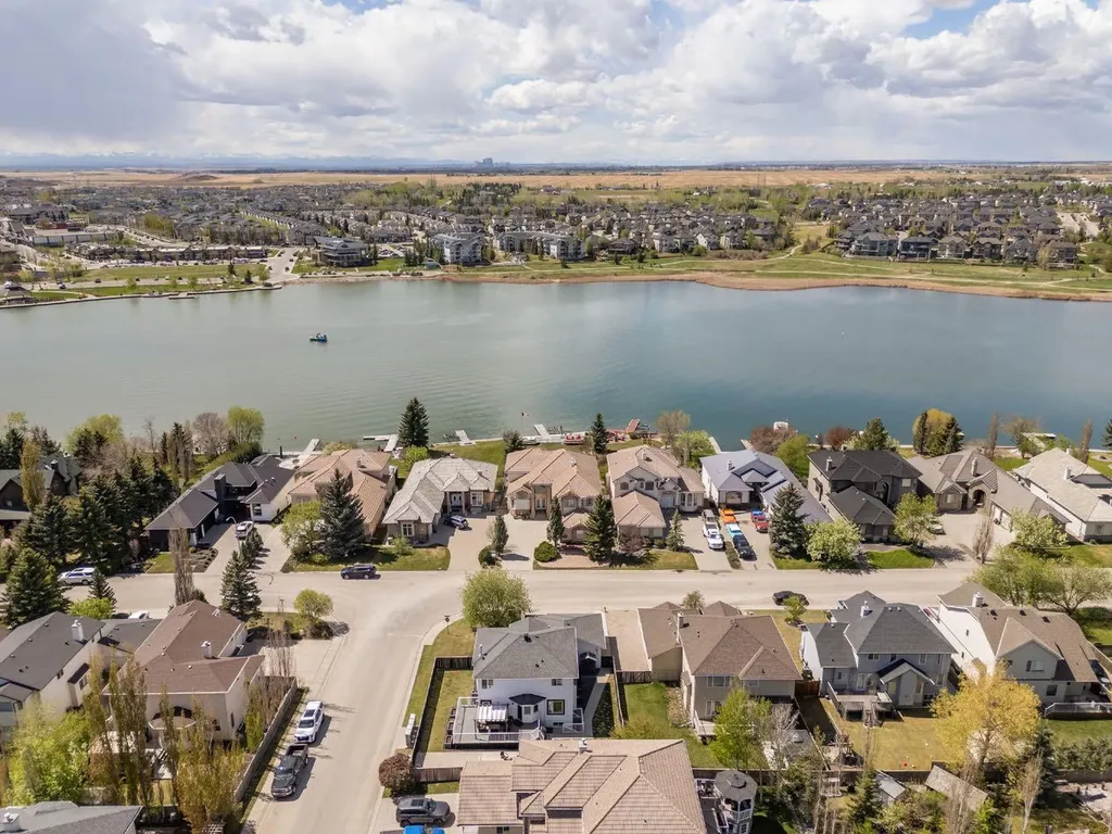 116 Cove Road Chestermere AB T1X 1E4