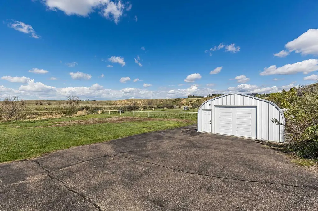 12016 Range Road 61a Rural Cypress County AB T1A 7G7