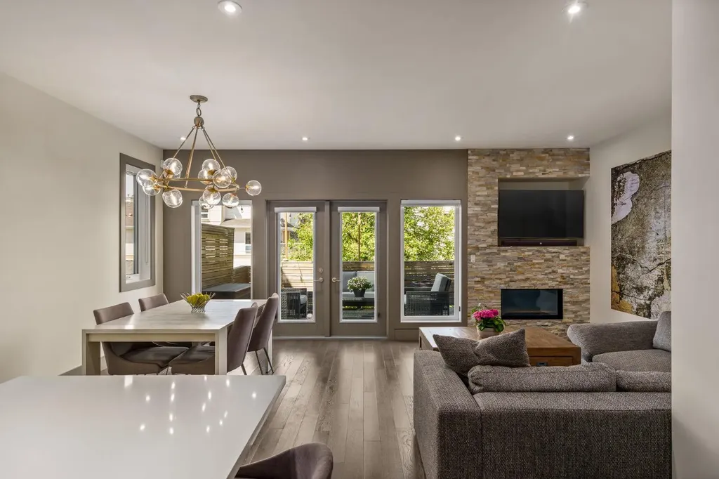 1826 37 Avenue SW Calgary AB T3E 3A3