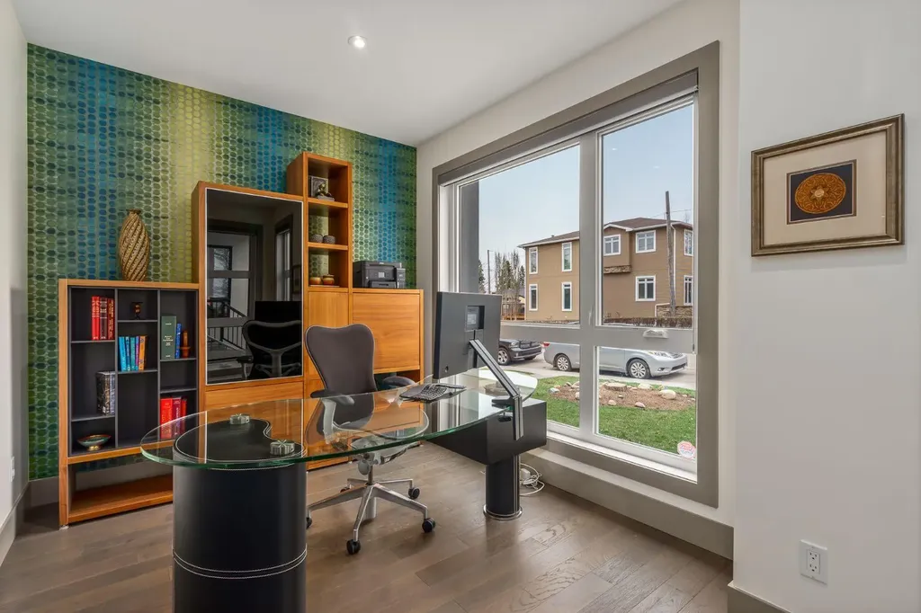 1826 37 Avenue SW Calgary AB T3E 3A3