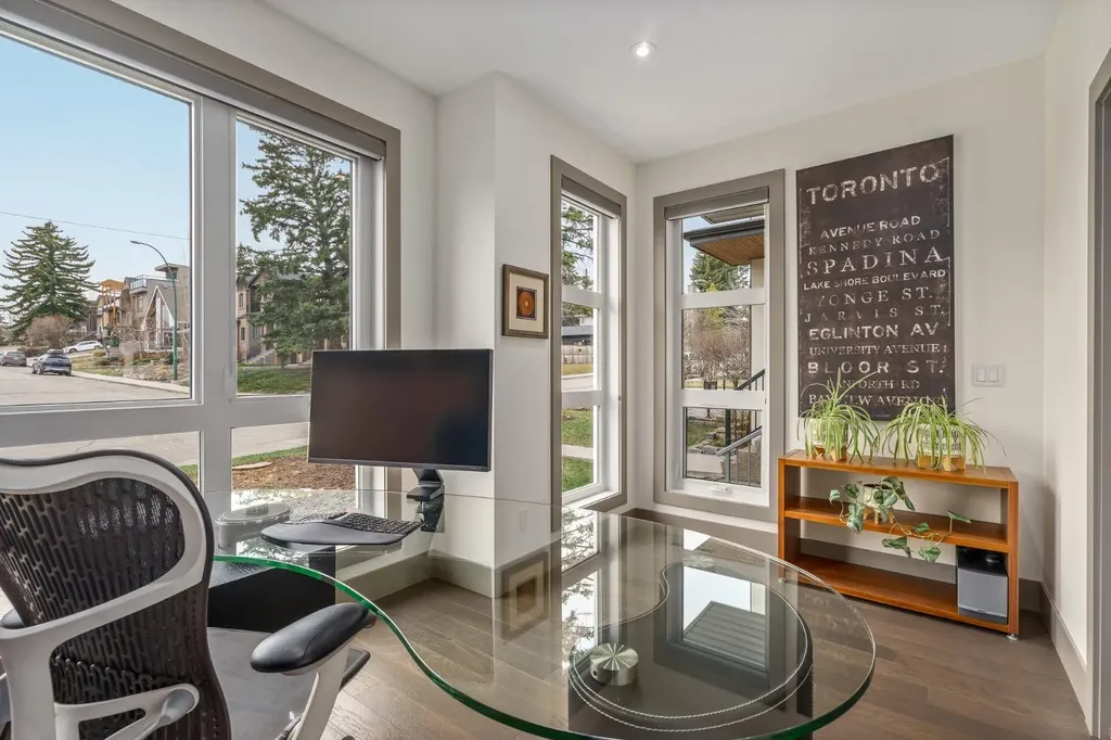 1826 37 Avenue SW Calgary AB T3E 3A3