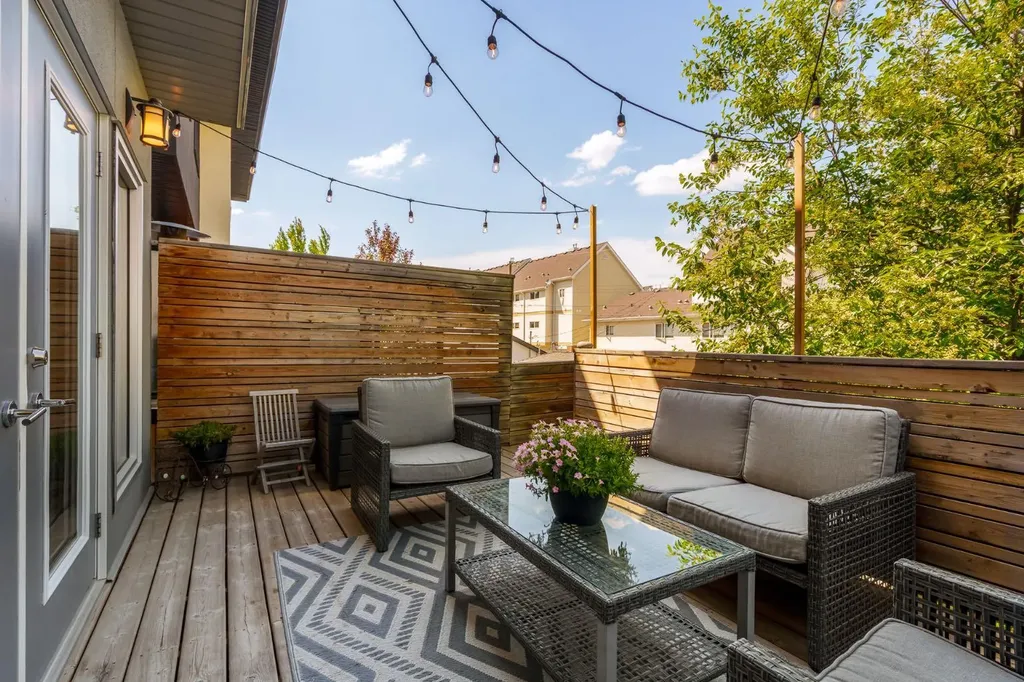 1826 37 Avenue SW Calgary AB T3E 3A3