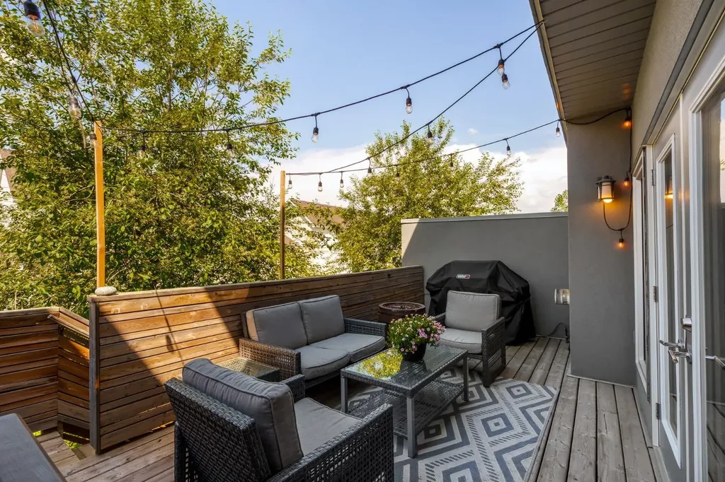 1826 37 Avenue SW Calgary AB T3E 3A3