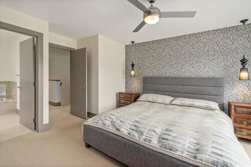 1826 37 Avenue SW Calgary AB T3E 3A3