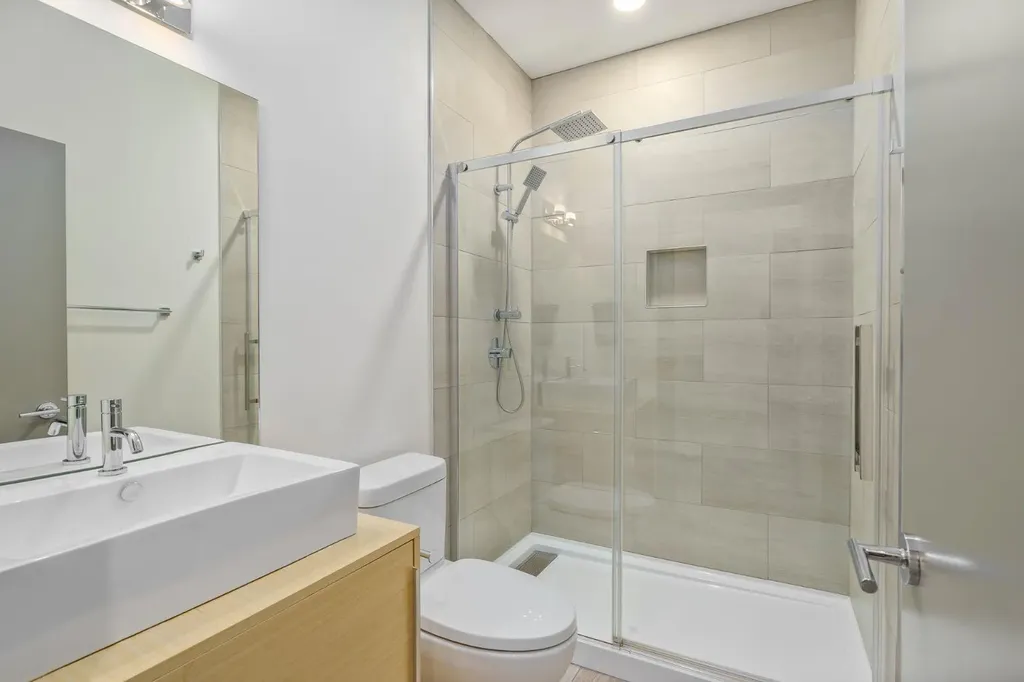 1826 37 Avenue SW Calgary AB T3E 3A3