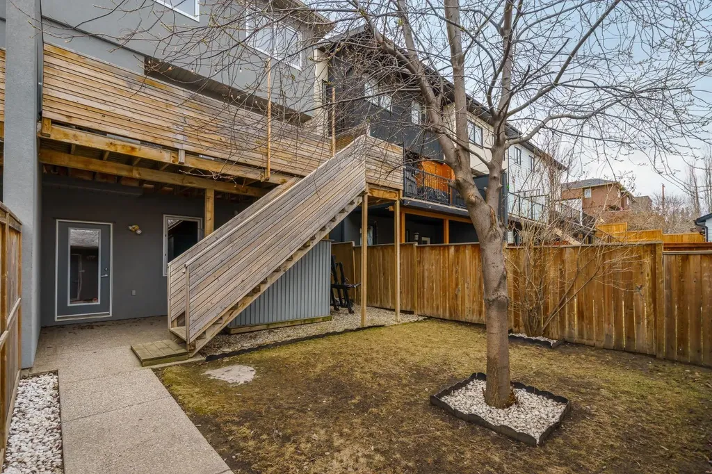 1826 37 Avenue SW Calgary AB T3E 3A3