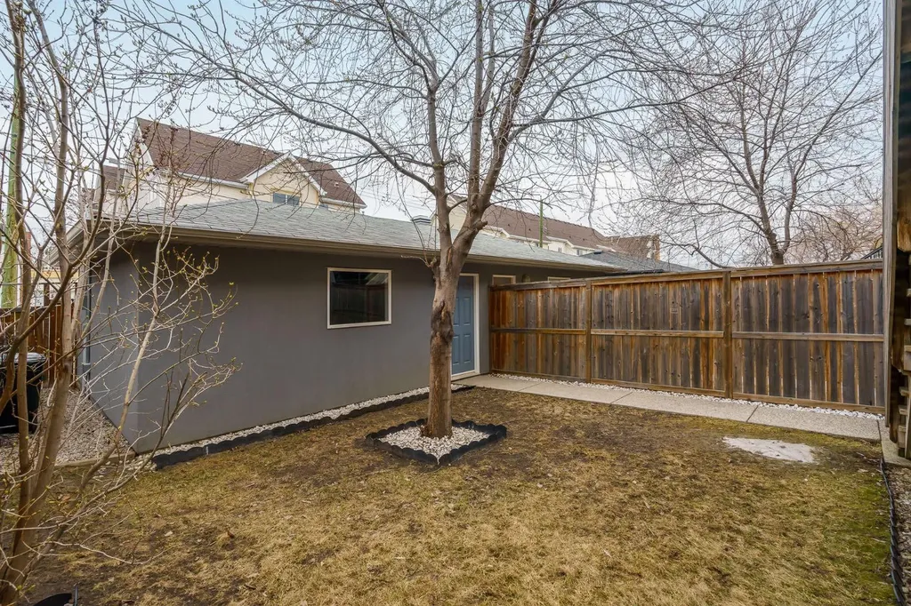 1826 37 Avenue SW Calgary AB T3E 3A3