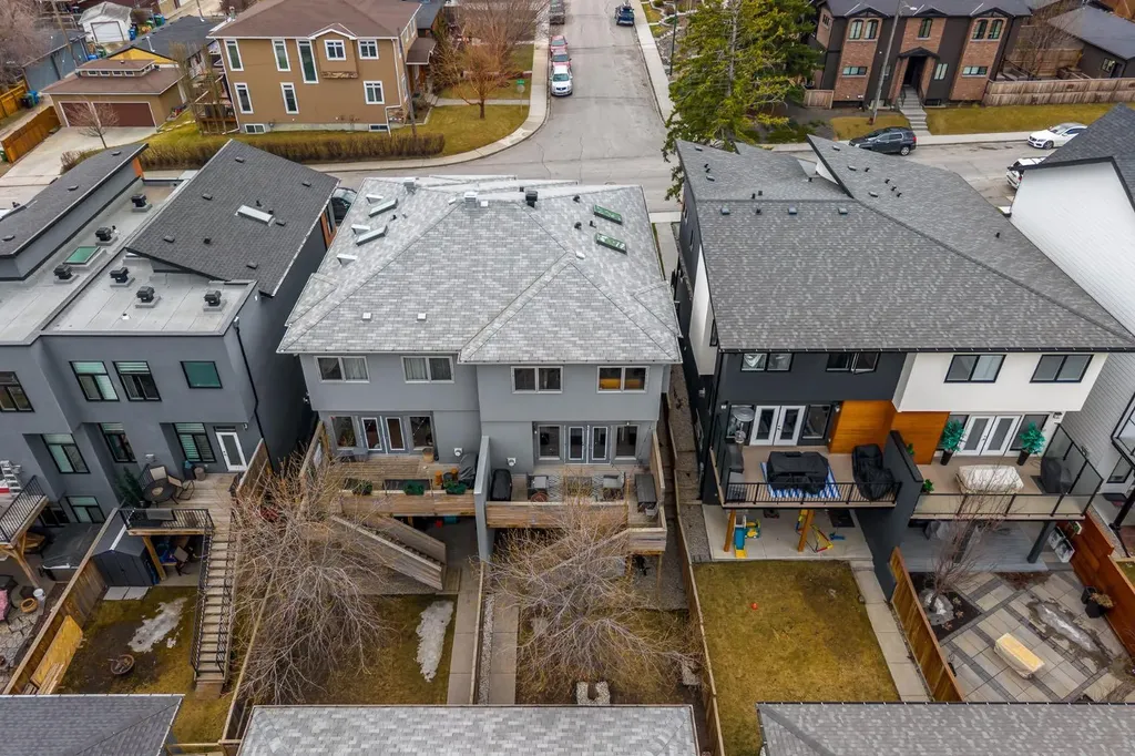 1826 37 Avenue SW Calgary AB T3E 3A3