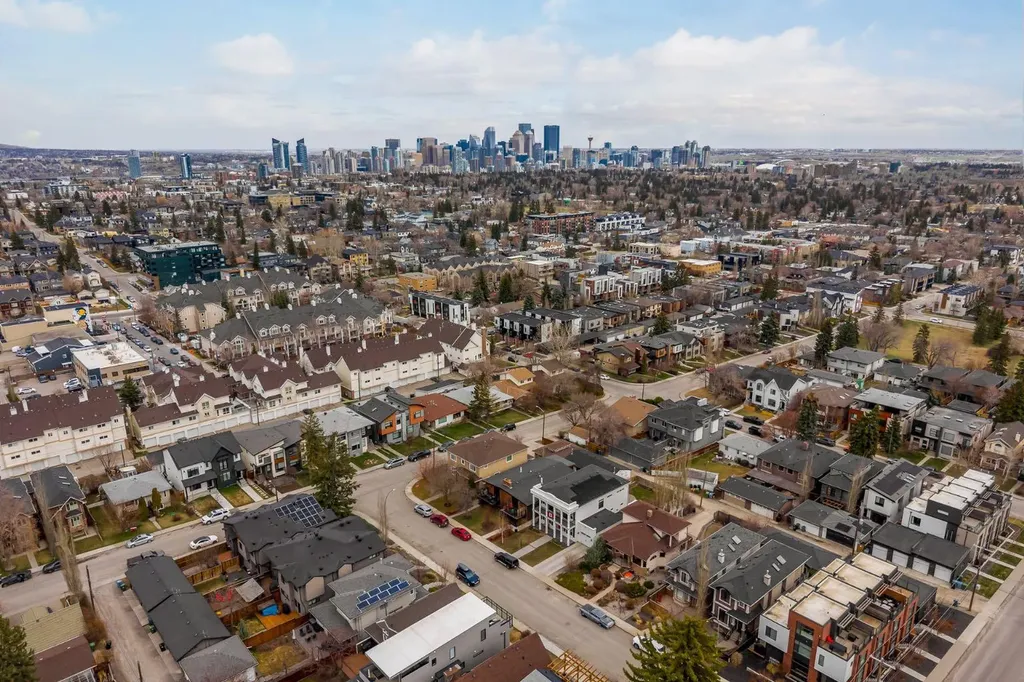 1826 37 Avenue SW Calgary AB T3E 3A3