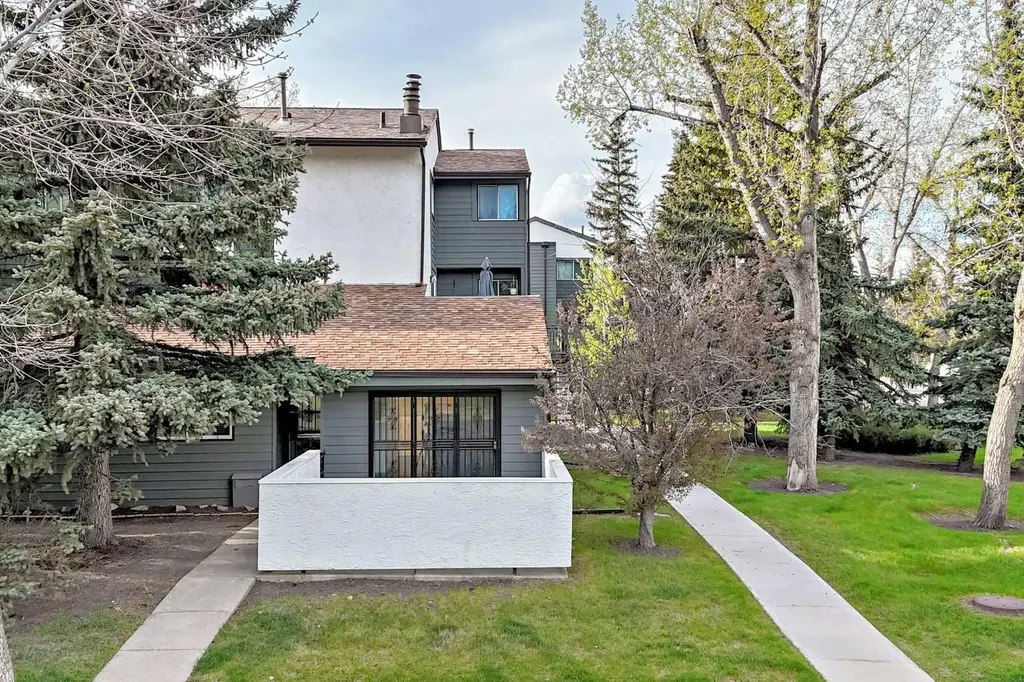 2520 Palliser Drive SW Calgary AB T2V4S9