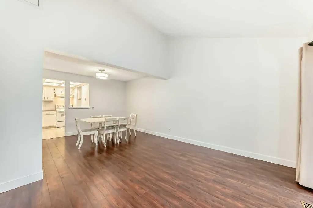2520 Palliser Drive SW Calgary AB T2V4S9