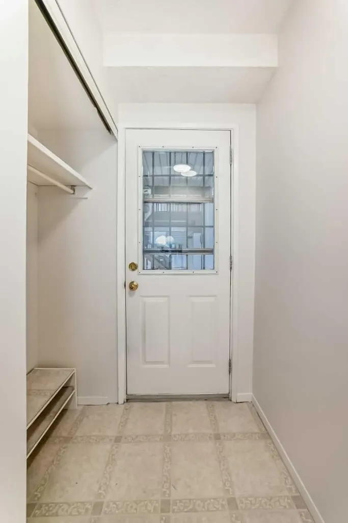 2520 Palliser Drive SW Calgary AB T2V4S9