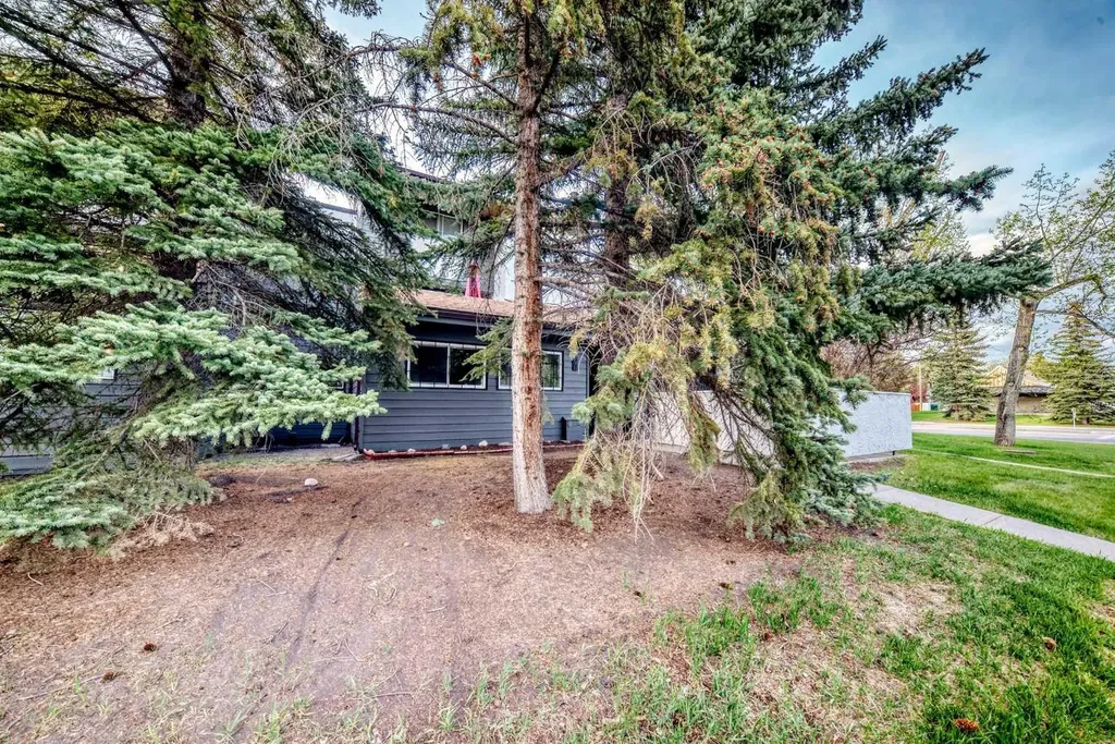 2520 Palliser Drive SW Calgary AB T2V4S9