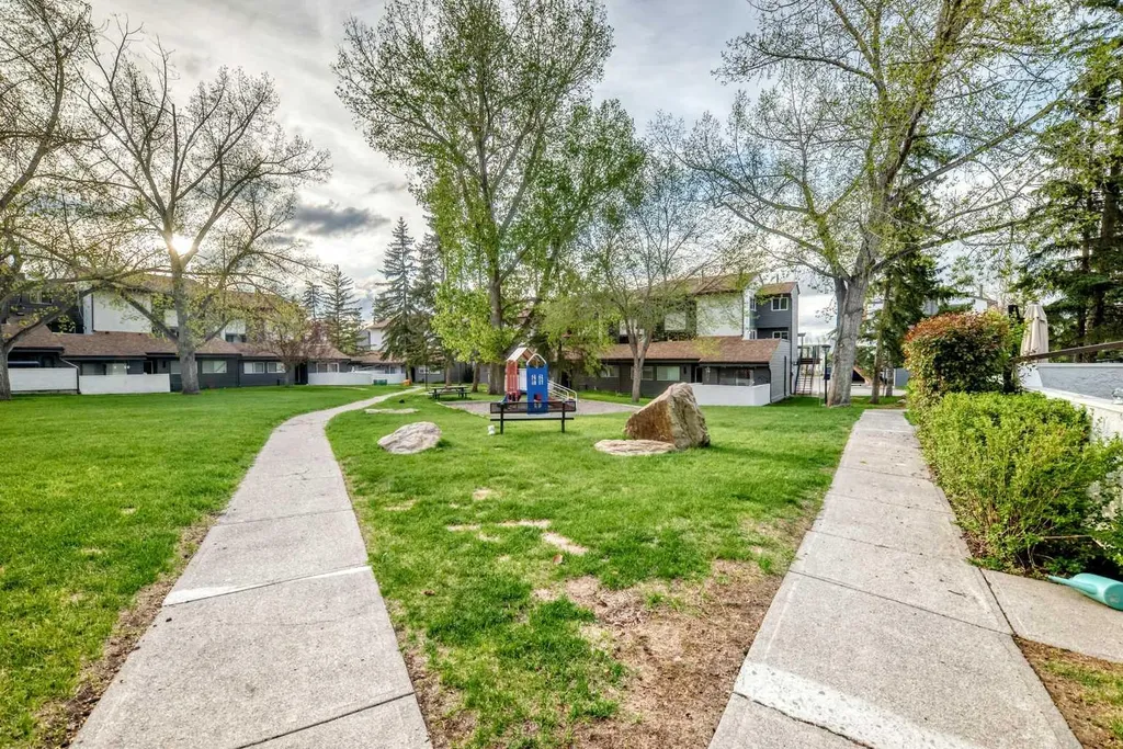2520 Palliser Drive SW Calgary AB T2V4S9
