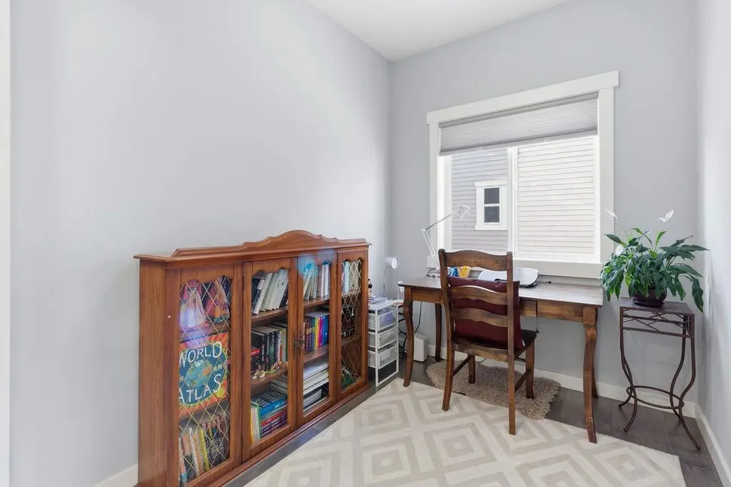 122 Ypres Green SW Calgary AB T2T 6M1