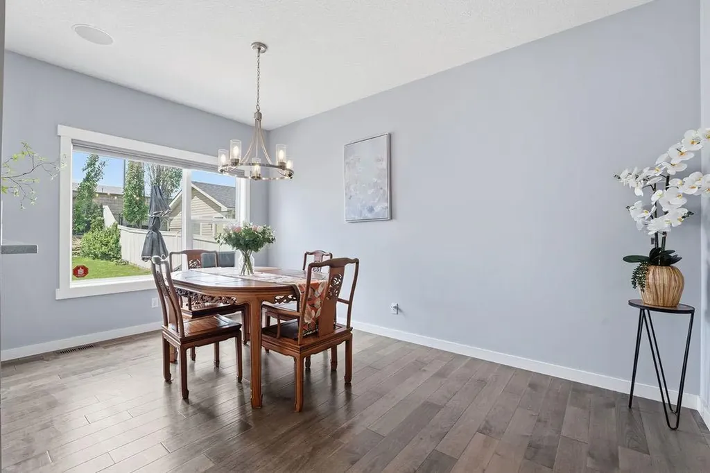 122 Ypres Green SW Calgary AB T2T 6M1