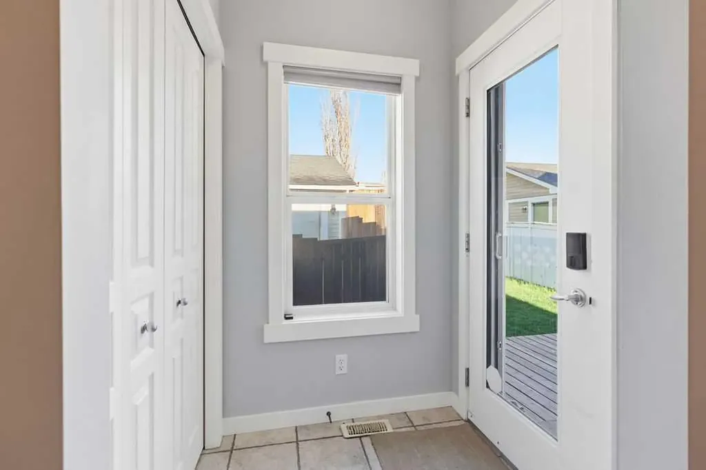 122 Ypres Green SW Calgary AB T2T 6M1