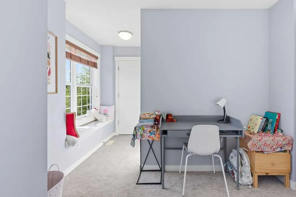 122 Ypres Green SW Calgary AB T2T 6M1
