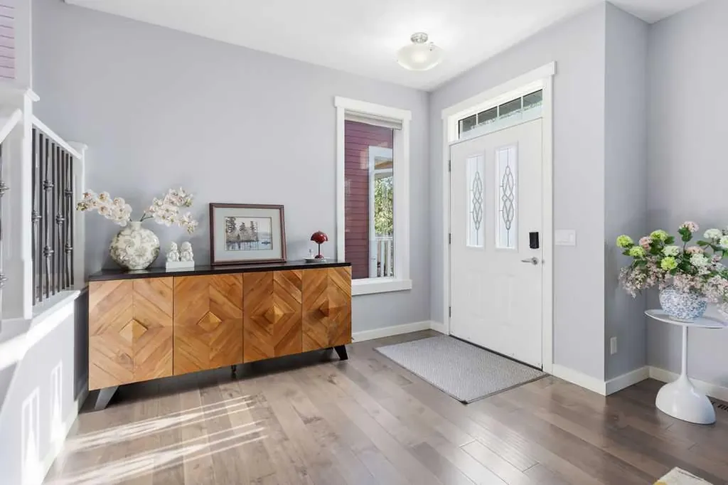 122 Ypres Green SW Calgary AB T2T 6M1