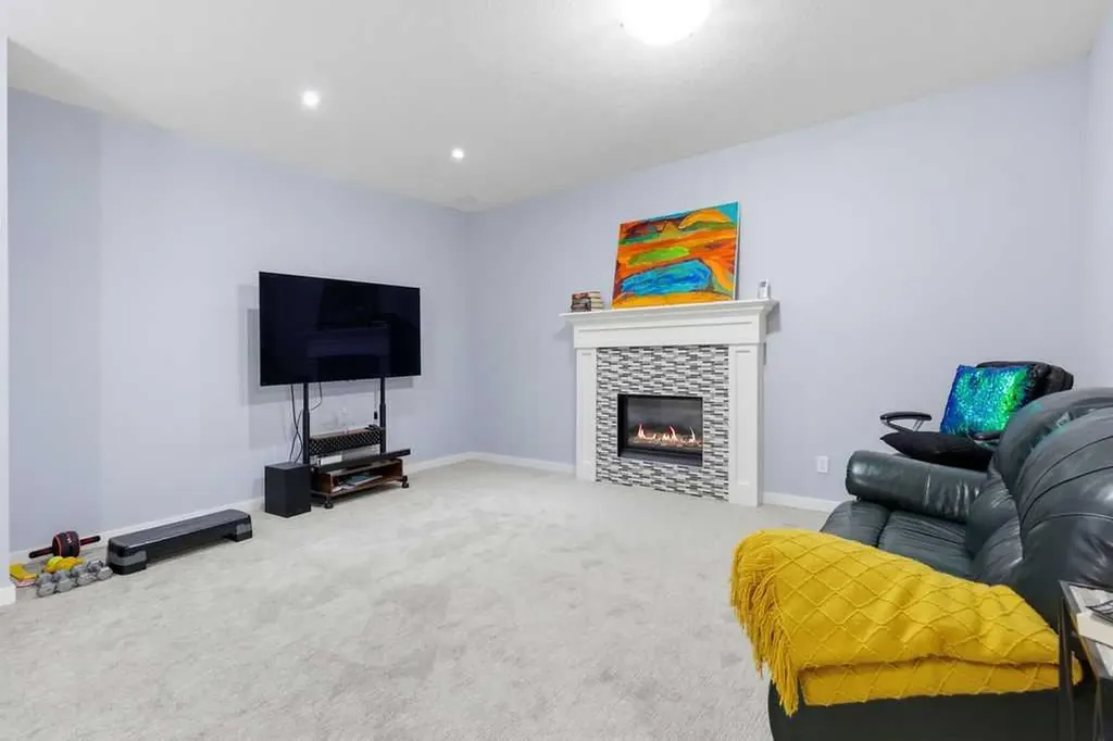 122 Ypres Green SW Calgary AB T2T 6M1
