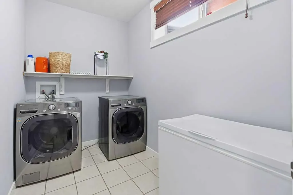122 Ypres Green SW Calgary AB T2T 6M1