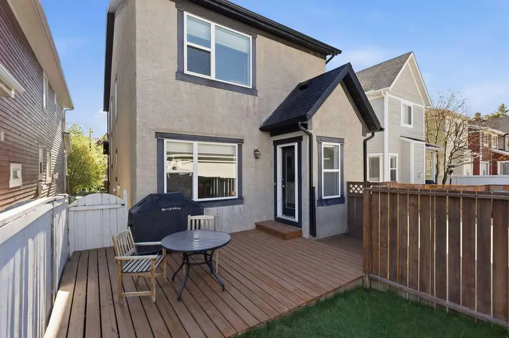 122 Ypres Green SW Calgary AB T2T 6M1