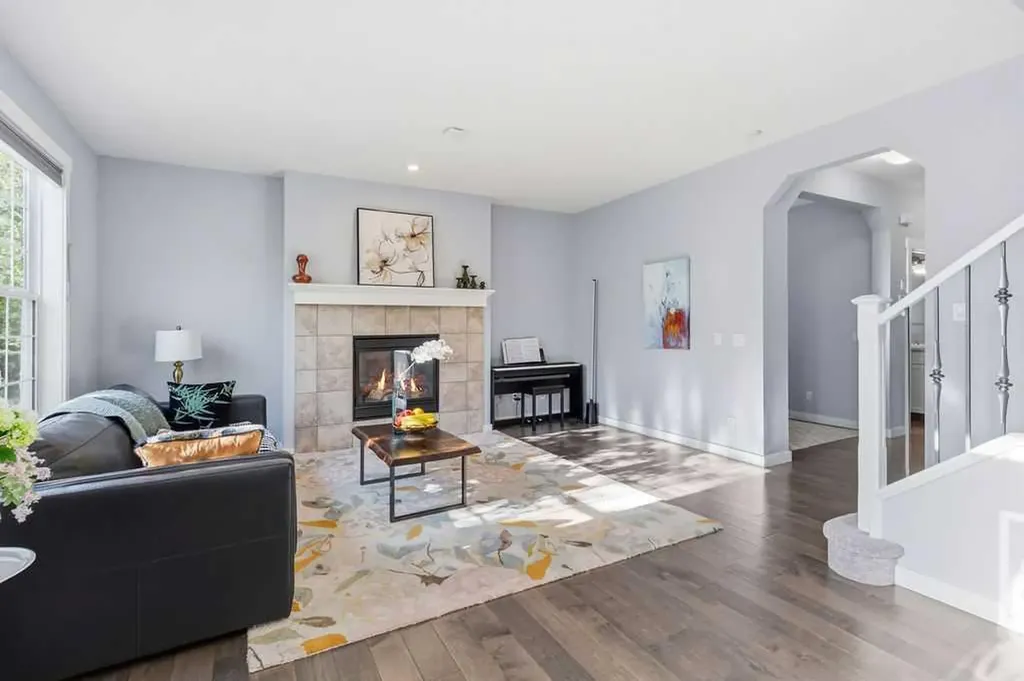 122 Ypres Green SW Calgary AB T2T 6M1